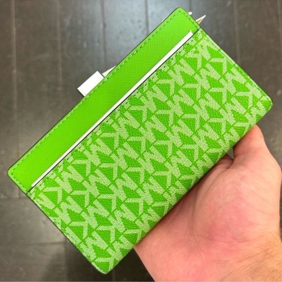 Michael Kors Greenwich Medium Signature Logo Wallet Jungle Green - Picture 6 of 9